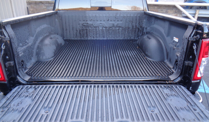 RAM 1500 BIGHORN CREW CAB full