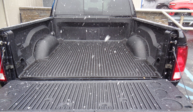 RAM 1500 BIGHORN CREW CAB full