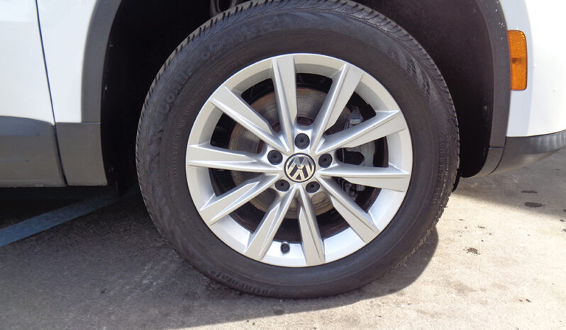 VOLKSWAGEN TIGUAN LIMITED full