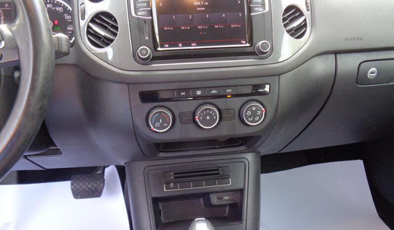 VOLKSWAGEN TIGUAN LIMITED full